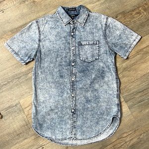 Carbon Faux Denim Acid Wash Button Down Short Sleeve Shirt (Longer Length)